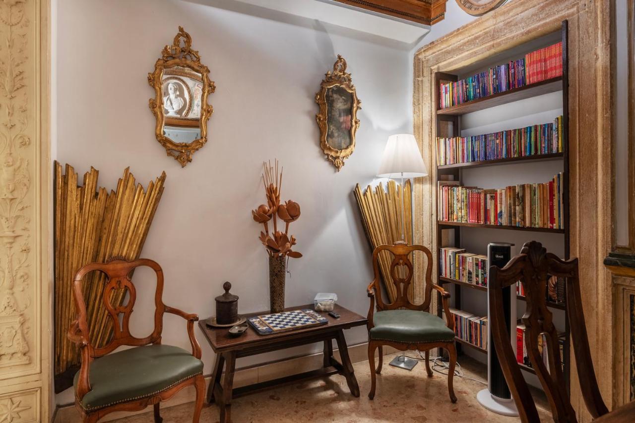 Pantheon Apartment - L'Angolo Nascosto Dei Quadri โรม ภายนอก รูปภาพ