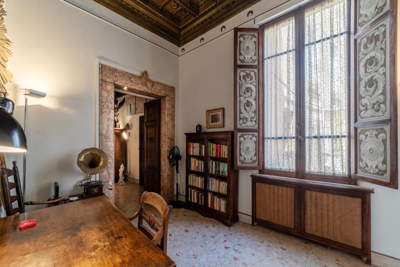 Pantheon Apartment - L'Angolo Nascosto Dei Quadri โรม ภายนอก รูปภาพ